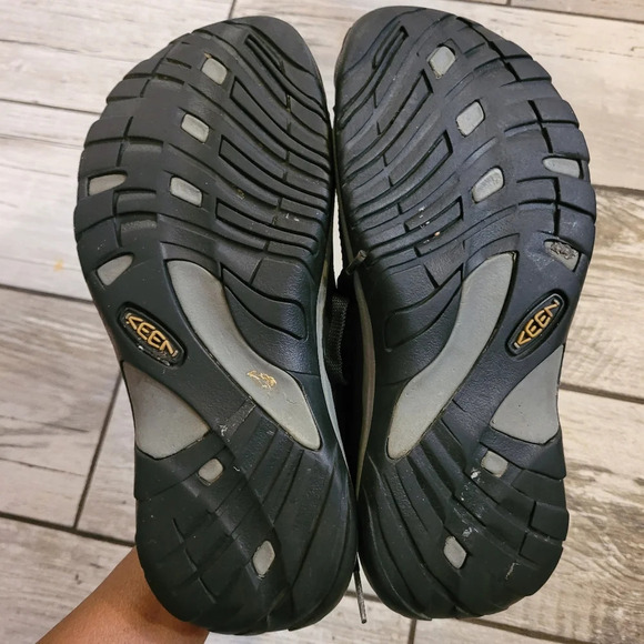 KEEN Toyah Women's 6.5 black gray waterproof leather lace-up outdoors shoes - Picture 9 of 13